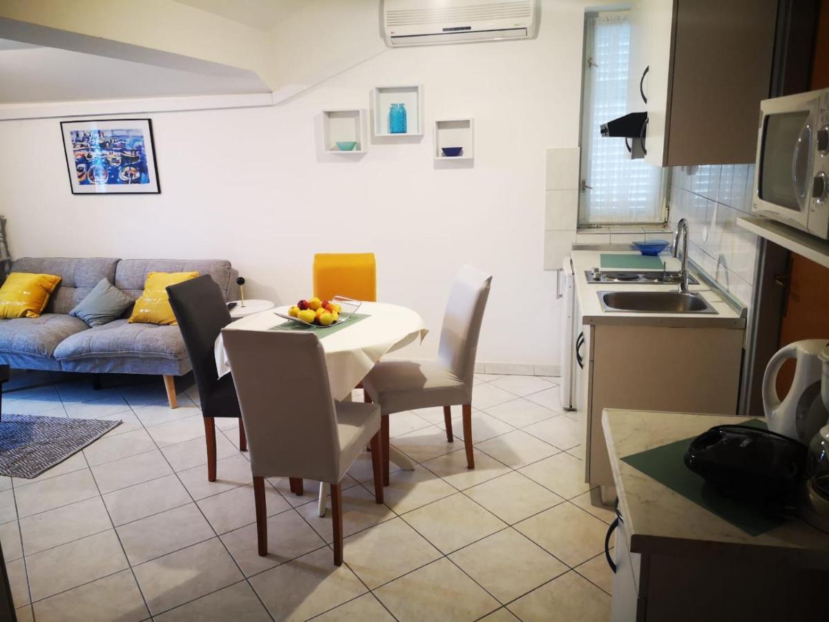Apartments Suri Vodice Ngoại thất bức ảnh