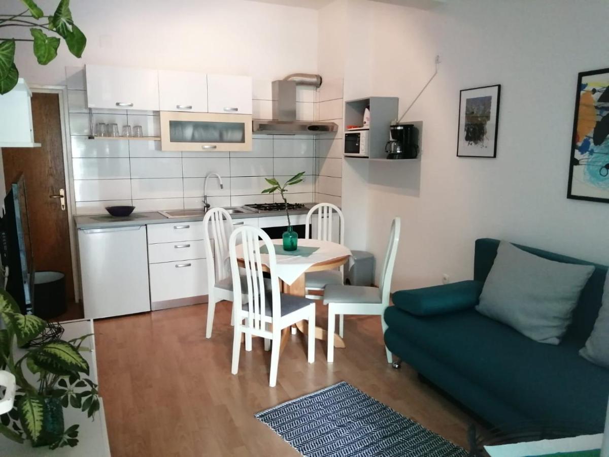 Apartments Suri Vodice Ngoại thất bức ảnh