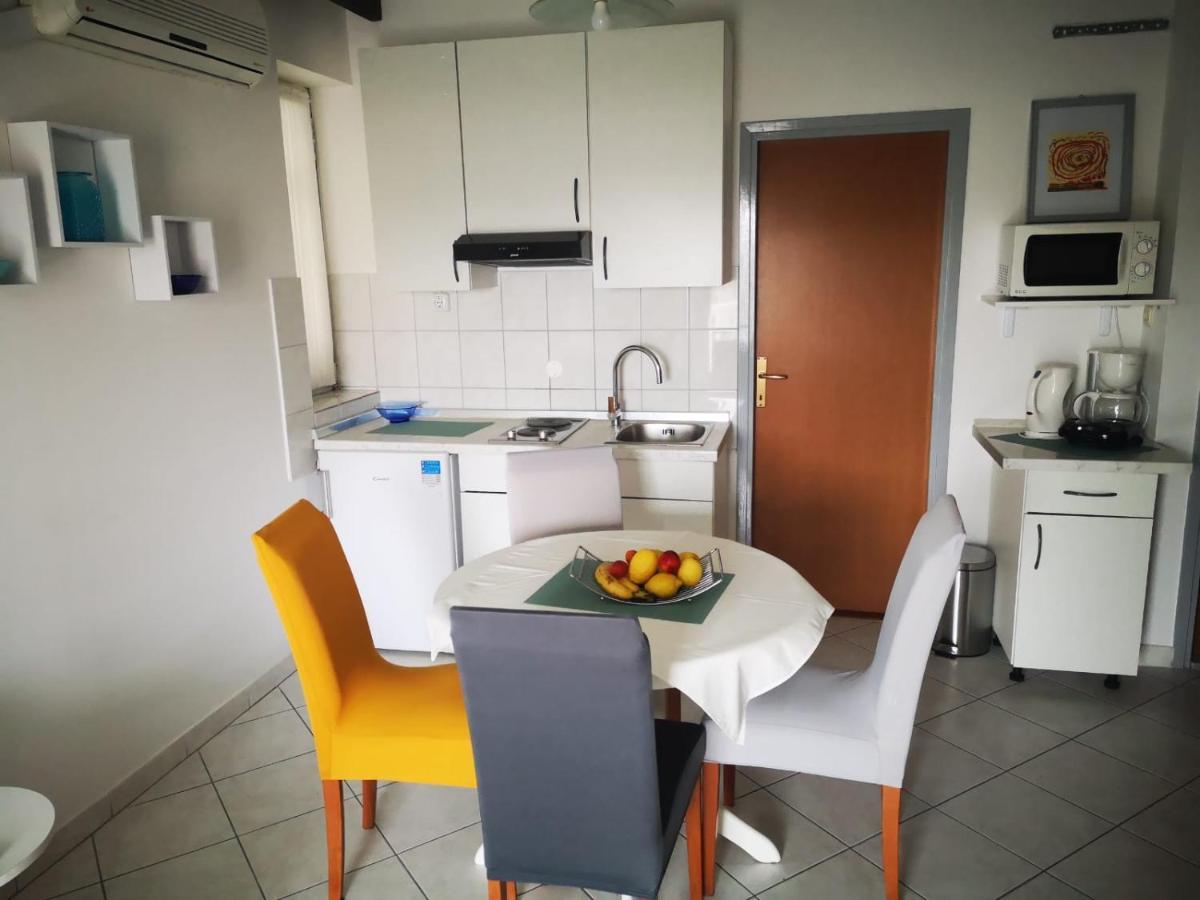 Apartments Suri Vodice Ngoại thất bức ảnh