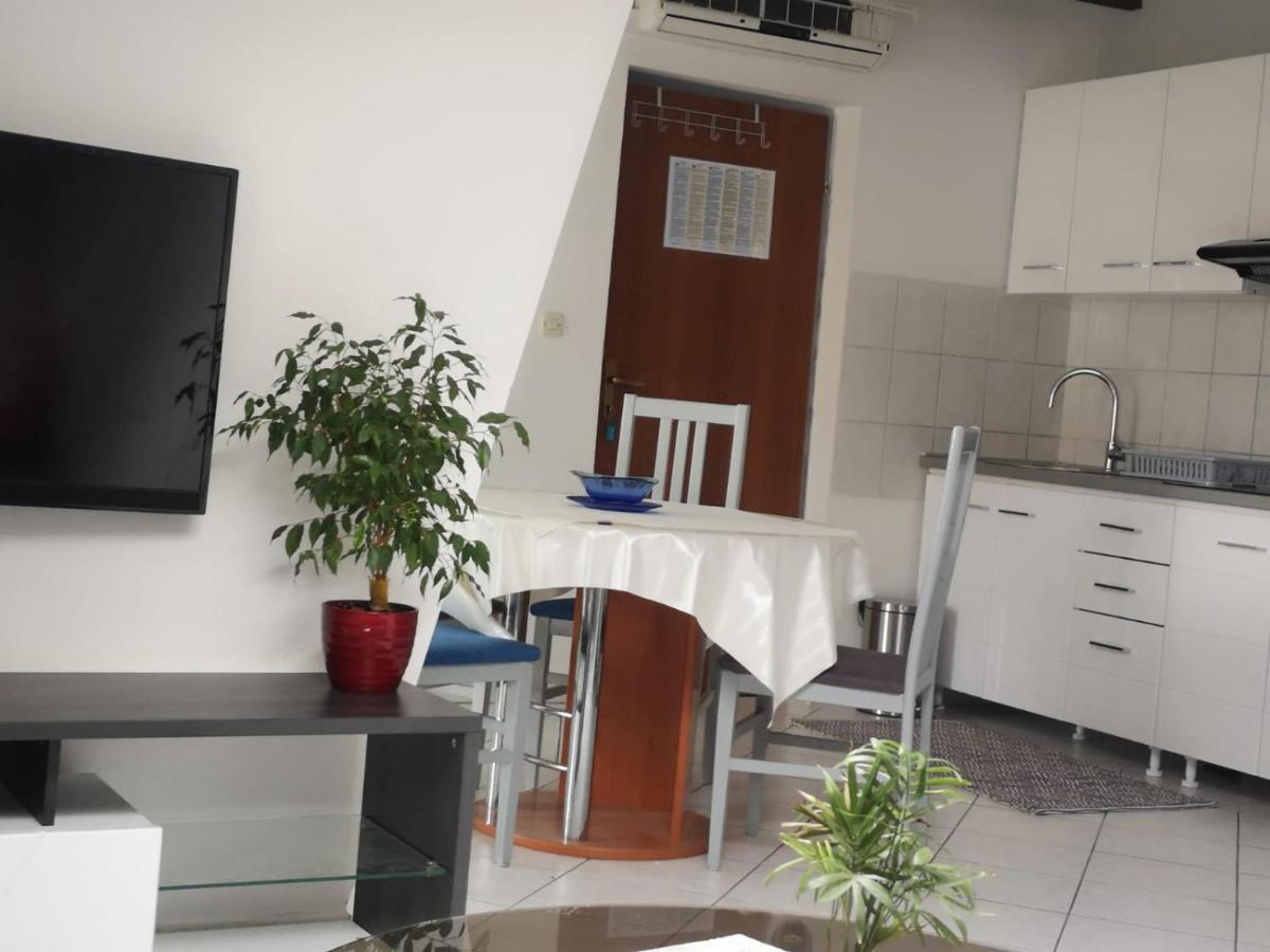 Apartments Suri Vodice Ngoại thất bức ảnh