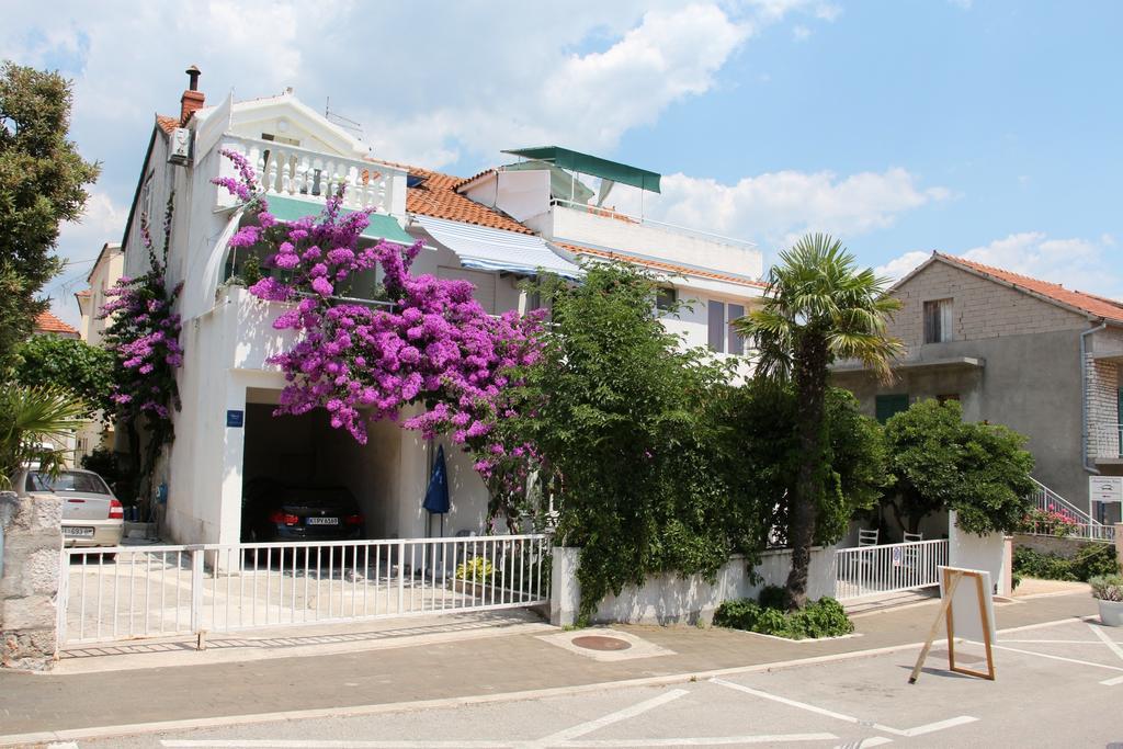 Apartments Suri Vodice Ngoại thất bức ảnh
