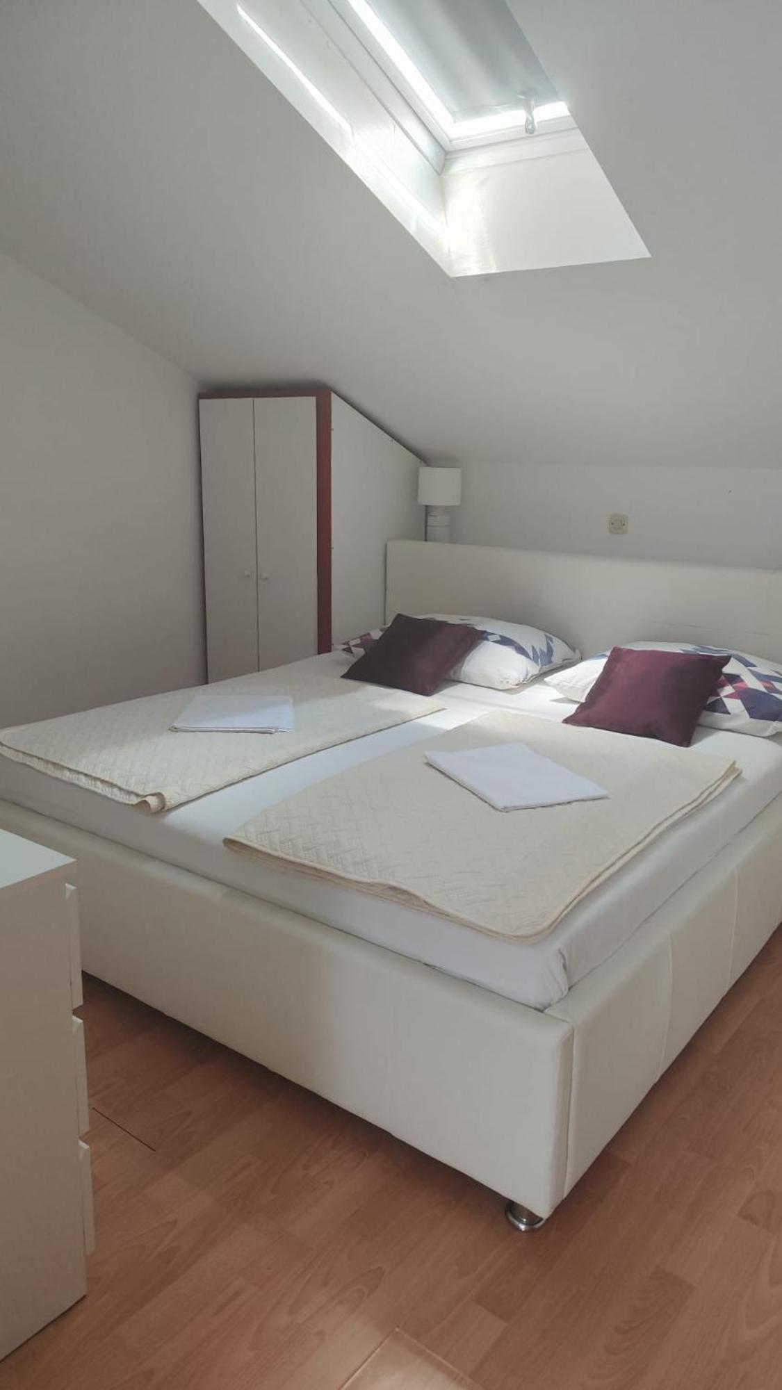 Apartments Suri Vodice Ngoại thất bức ảnh