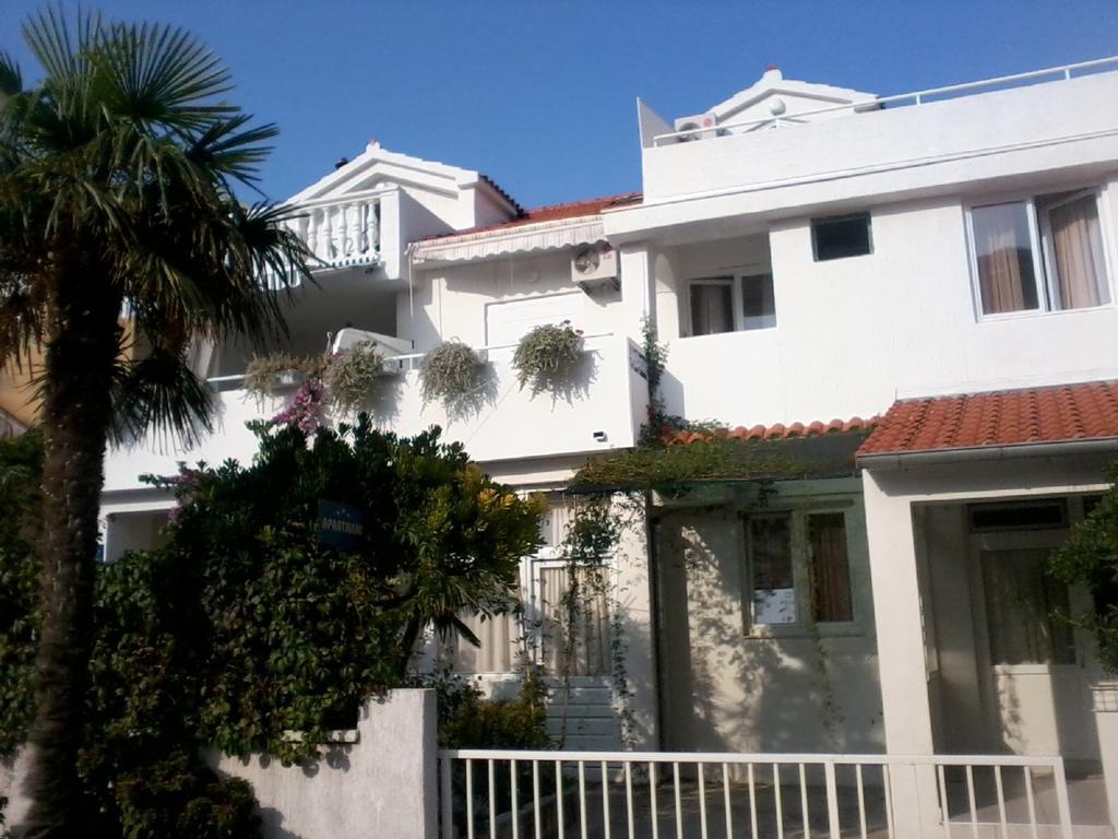 Apartments Suri Vodice Ngoại thất bức ảnh